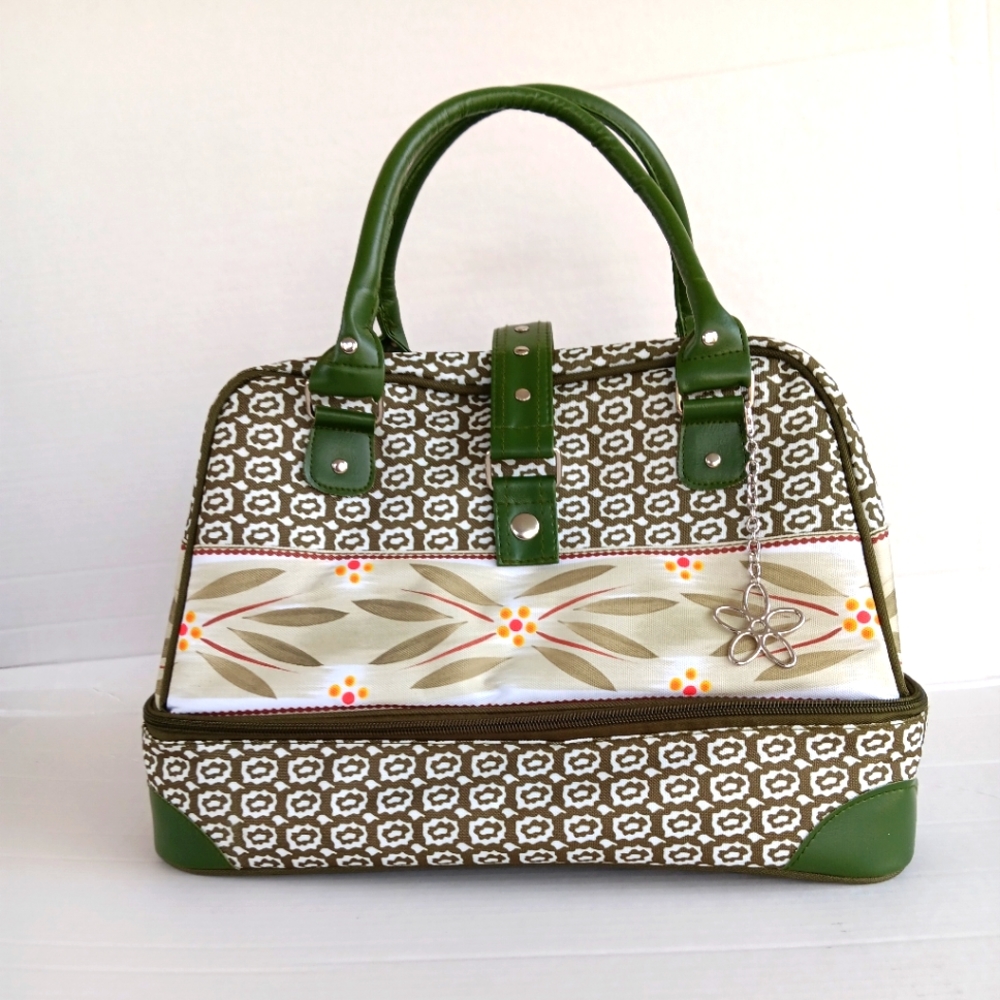 Temptations Old World Green Double Tote Casserole Insulated Bag.